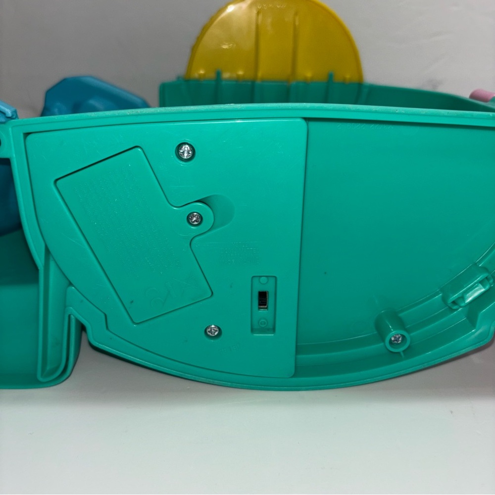Fisher-Price Little People Disney Ariel Undersea Castle Playset Ariel’s Grotto - Picture 13 of 13